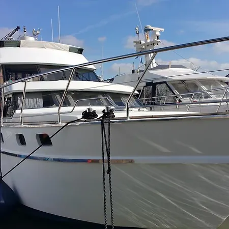 Bateau-hôtel Dutch Yachthotel 4*