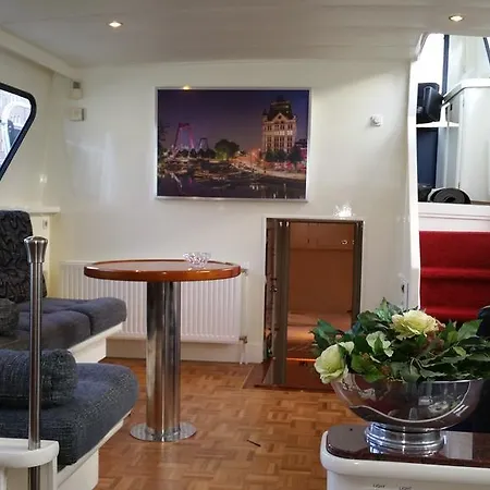 Bateau-hôtel Dutch Yachthotel
