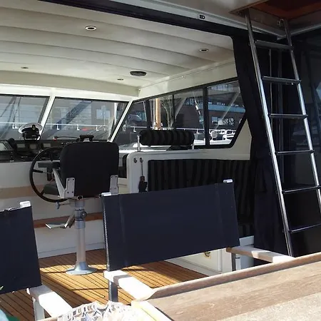 Dutch Yachthotel