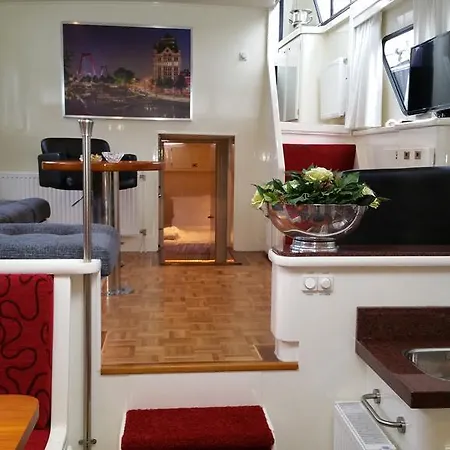 Dutch Yachthotel 4* Rotterdam