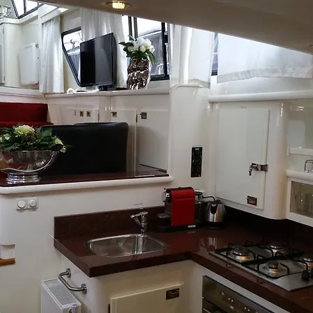 Dutch Yachthotel 4* Rotterdam