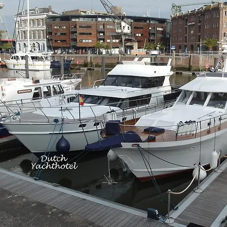 Botel Dutch Yachthotel 4*