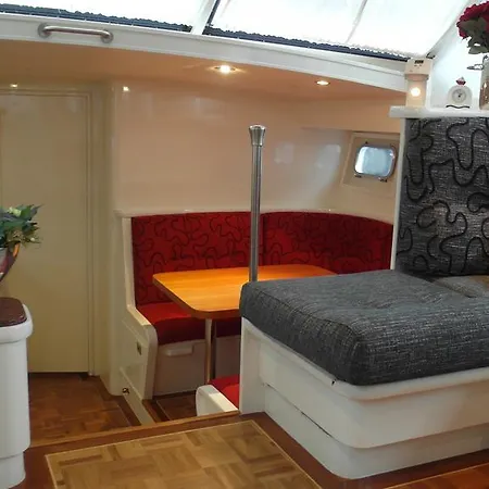 Dutch Yachthotel 4* Rotterdam