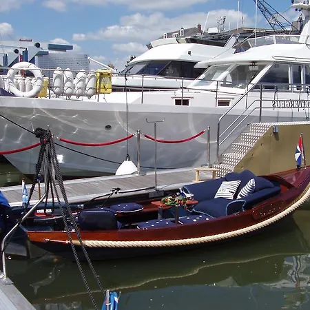 Dutch Yachthotel Rotterdam